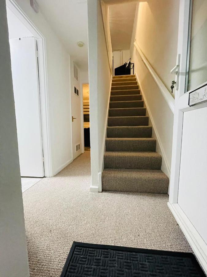 Lovely 1 Bed Home Near Hospital, With Parking & Garden Work Contractor Leisure, Sapphire 剑桥 外观 照片