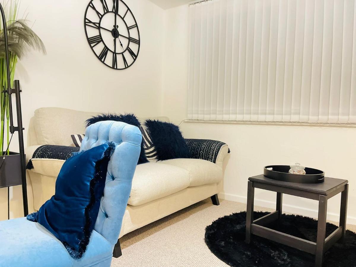 Lovely 1 Bed Home Near Hospital, With Parking & Garden Work Contractor Leisure, Sapphire 剑桥 外观 照片