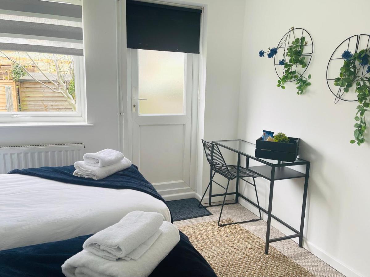 Lovely 1 Bed Home Near Hospital, With Parking & Garden Work Contractor Leisure, Sapphire 剑桥 外观 照片