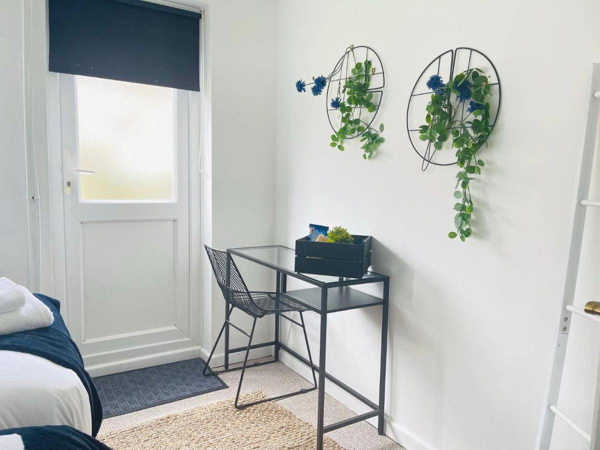 Lovely 1 Bed Home Near Hospital, With Parking & Garden Work Contractor Leisure, Sapphire 剑桥 外观 照片